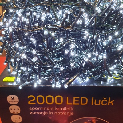 Lučke zunanje/notranje 2000LED HLADNO BELA 8 PROGRAMOV 820210