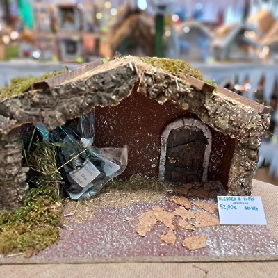 Figurice in dodatki za jaslice HLEVČEK Z LUČKO 820674